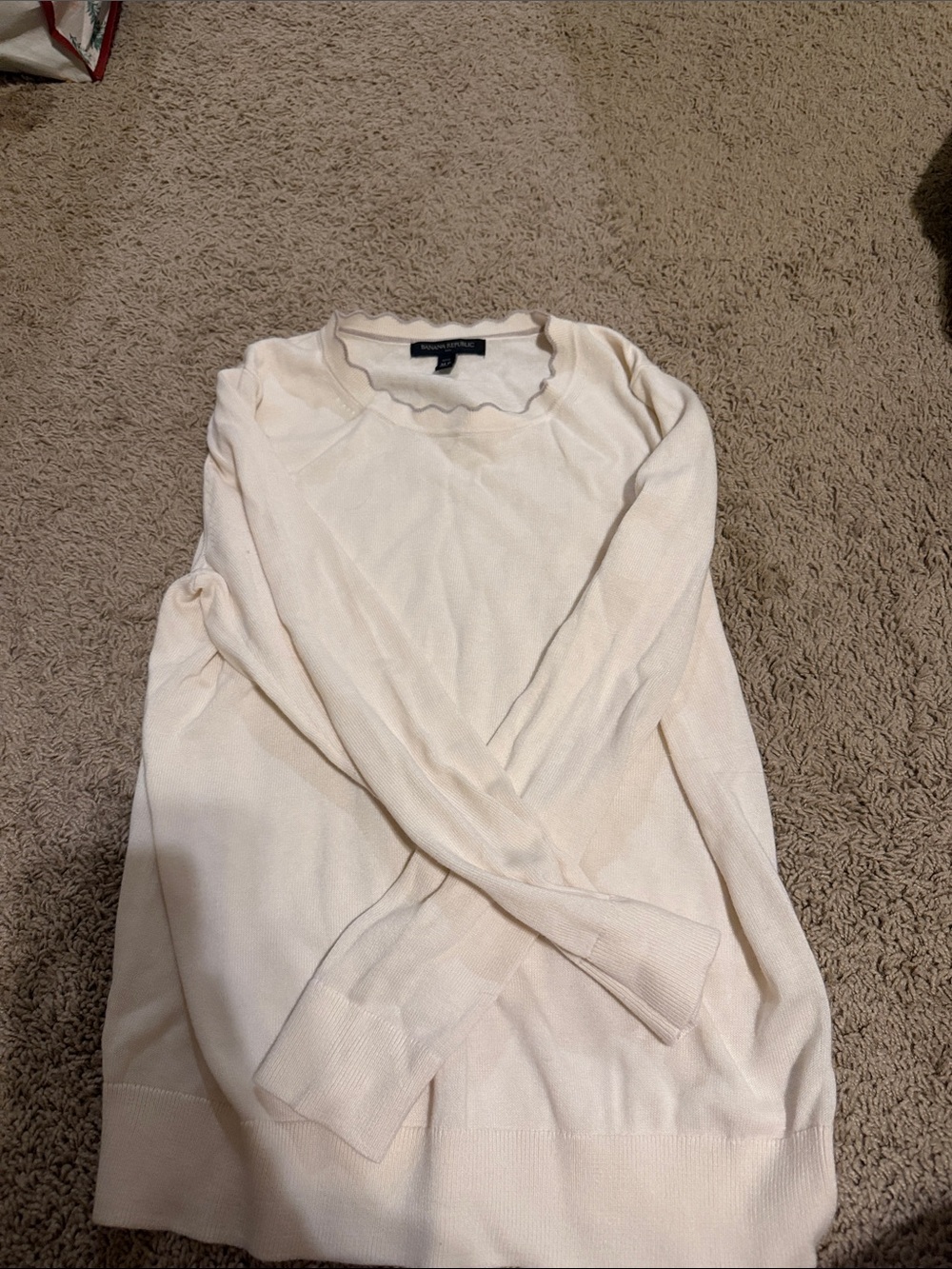Banana Republic Scalloped Crewneck Sweater in Ivory